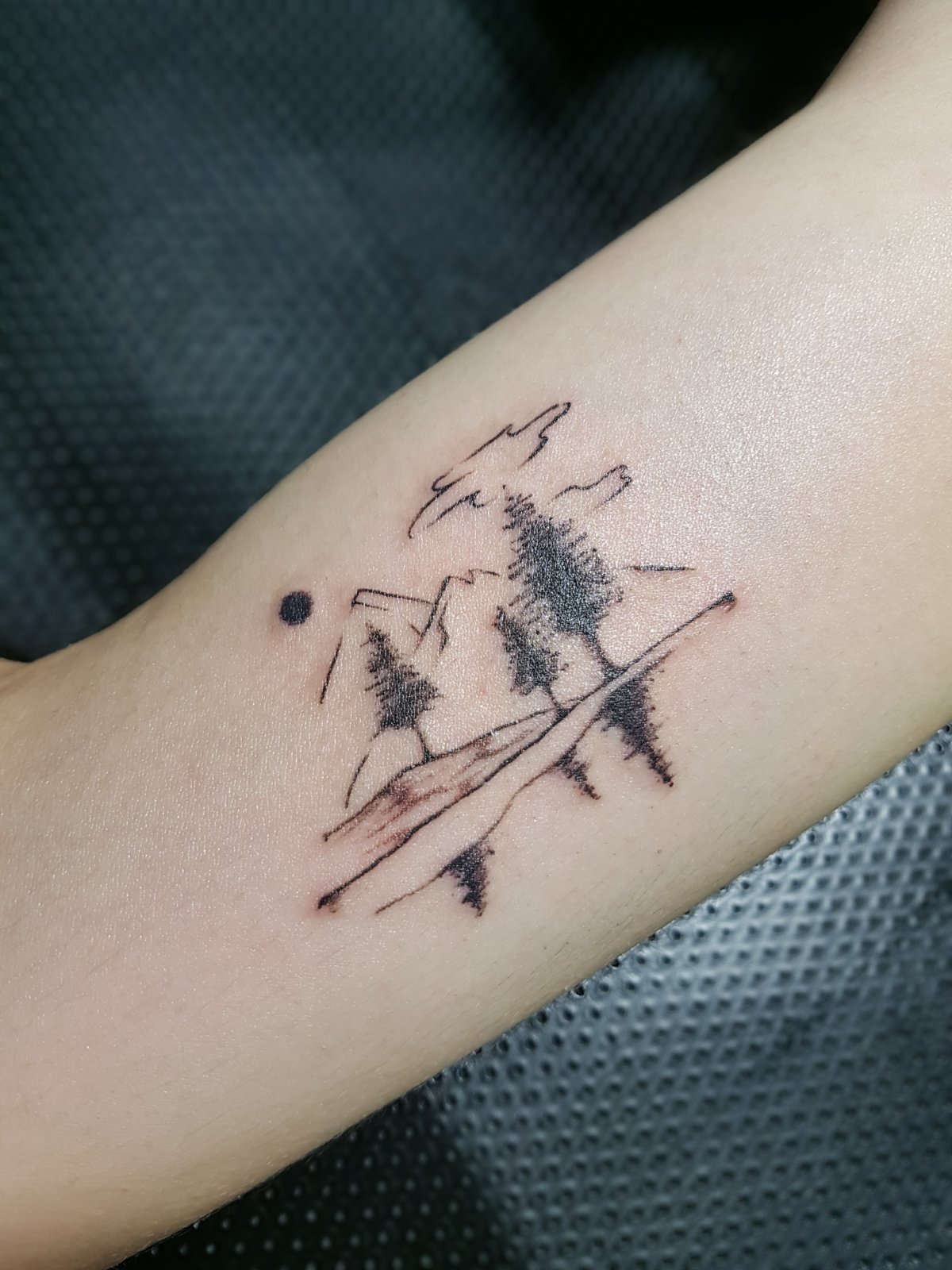 건대타투 포트폴리오 - "개성 있는 올드스쿨 & 패션타투, 단 한 번의 선택으로 당신의 스타일을 완성하다"